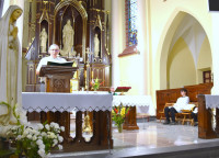  MSZA ŚWIĘTA ZA ZMARŁYCH I PROCESJA RÓŻAŃCOWA NA CMENTARZ 