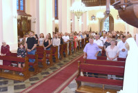  MSZA ŚWIĘTA ZA ZMARŁYCH I PROCESJA RÓŻAŃCOWA NA CMENTARZ 