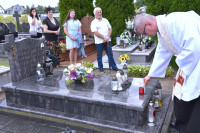  MSZA ŚWIĘTA ZA ZMARŁYCH I PROCESJA RÓŻAŃCOWA NA CMENTARZ 