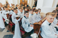  PIERWSZA KOMUNIA ŚWIETA (FOTO: OBSŁUGA UROCZYSTOŚCI) 