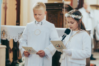  PIERWSZA KOMUNIA ŚWIETA (FOTO: OBSŁUGA UROCZYSTOŚCI) 