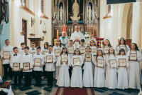  PIERWSZA KOMUNIA ŚWIETA (FOTO: OBSŁUGA UROCZYSTOŚCI) 