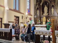  BŁOGOSŁAWIEŃSTWO PRZYBORÓW SZKOLNYCH UCZNIOM KLAS PIERWSZYCH (FOTO: Dorota ANDRUSZKIEWICZ) 